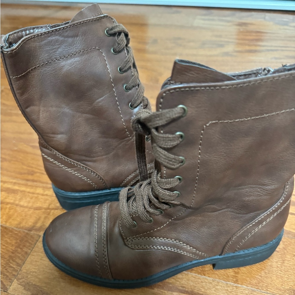 Combat boots women’s size 8.5